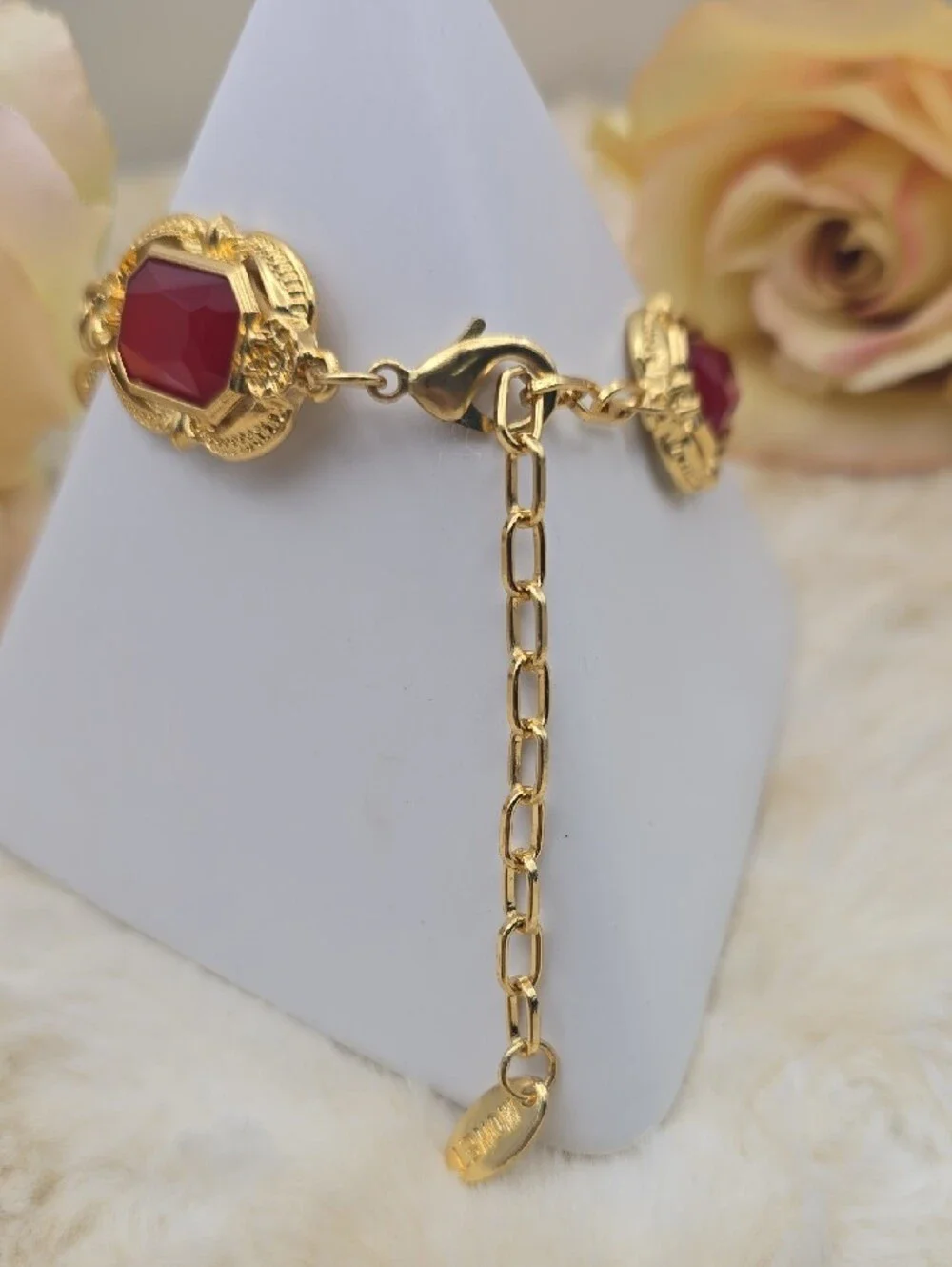 Vtg 80s MONET Gold Tone Red Green Lucite Resin Cabochon Bracelet Retro Runway